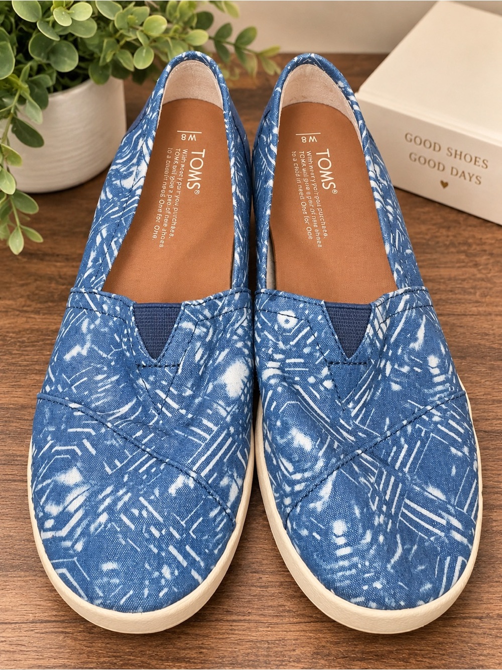 TOMS Blue Tie-Dye Patterned Slip-On Moccasins